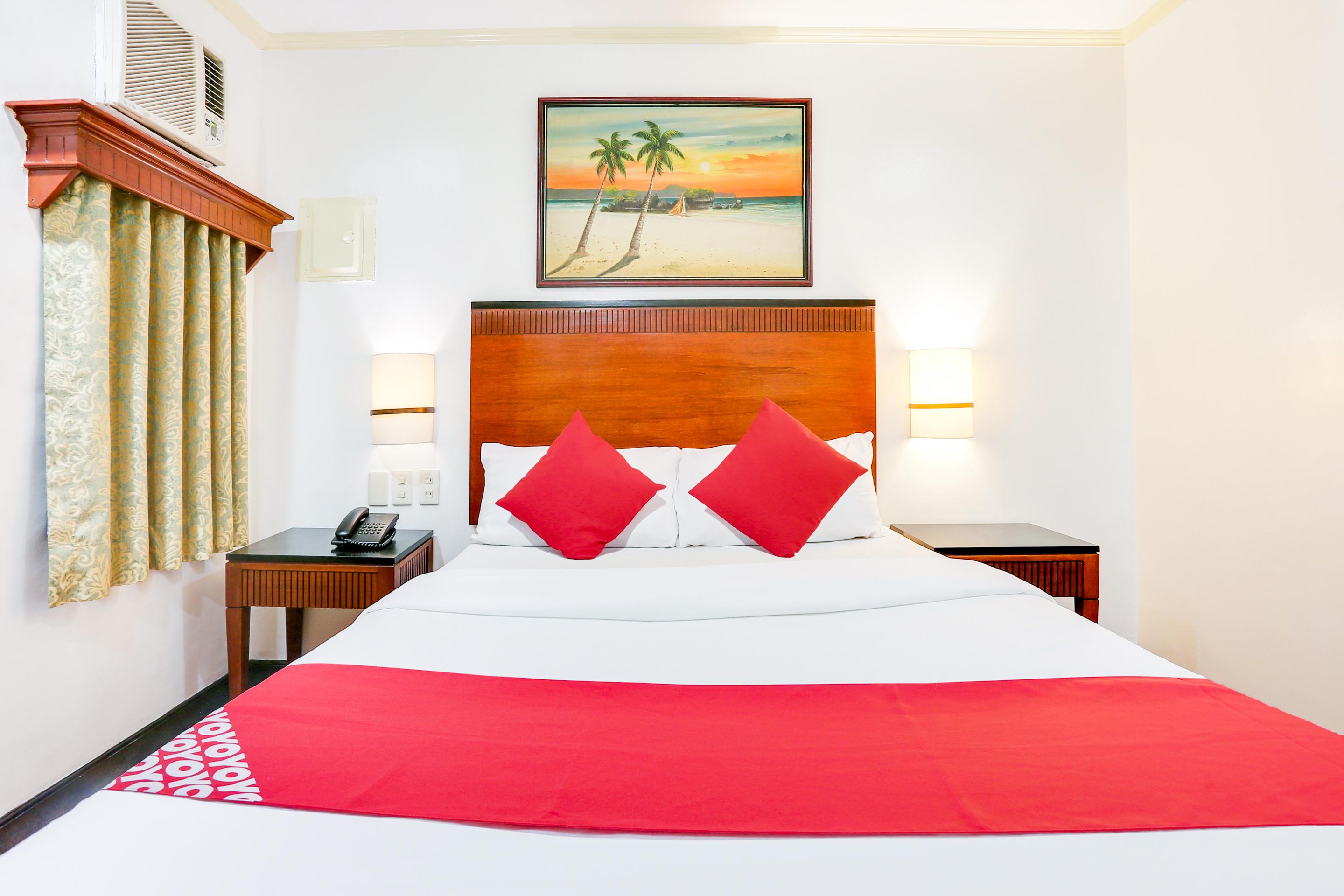 Vaccinated Staff - OYO 406 Royal Parc Inn&Suites Ciudad Quezon Exterior foto